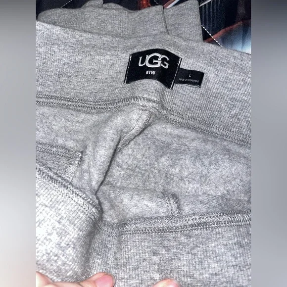 NWOT UGG Gray sweatpants size L - Picture 2 of 4